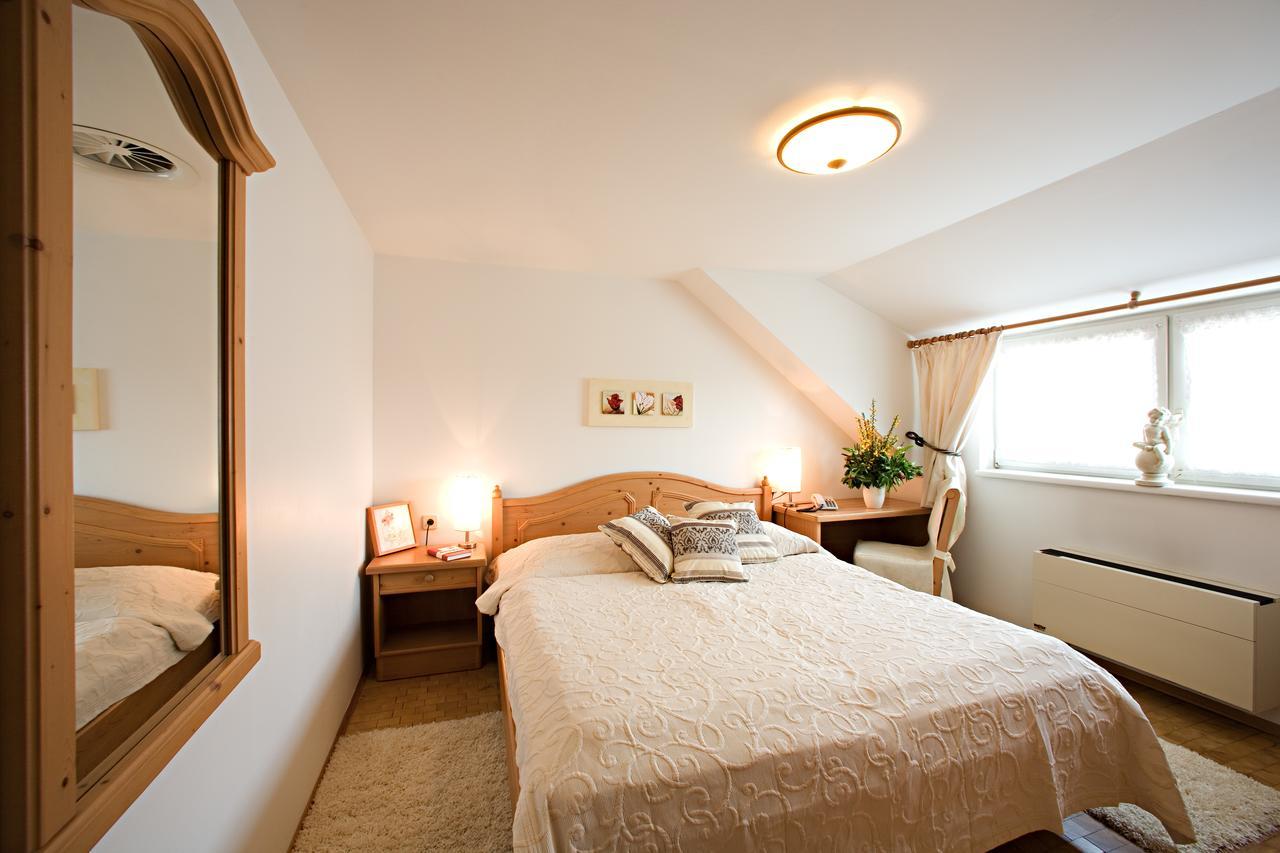 Hotel & Restaurant Braunstein - Pauli'S Stuben Purbach am Neusiedlersee Bagian luar foto