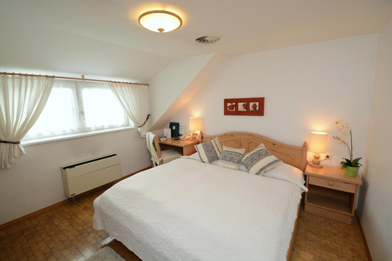 Hotel & Restaurant Braunstein - Pauli'S Stuben Purbach am Neusiedlersee Bagian luar foto